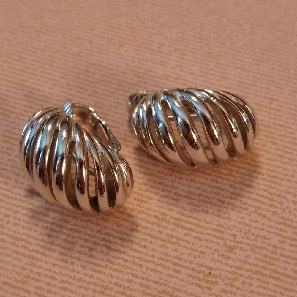 Vintage silver tone clip on earnings costume Jewlery